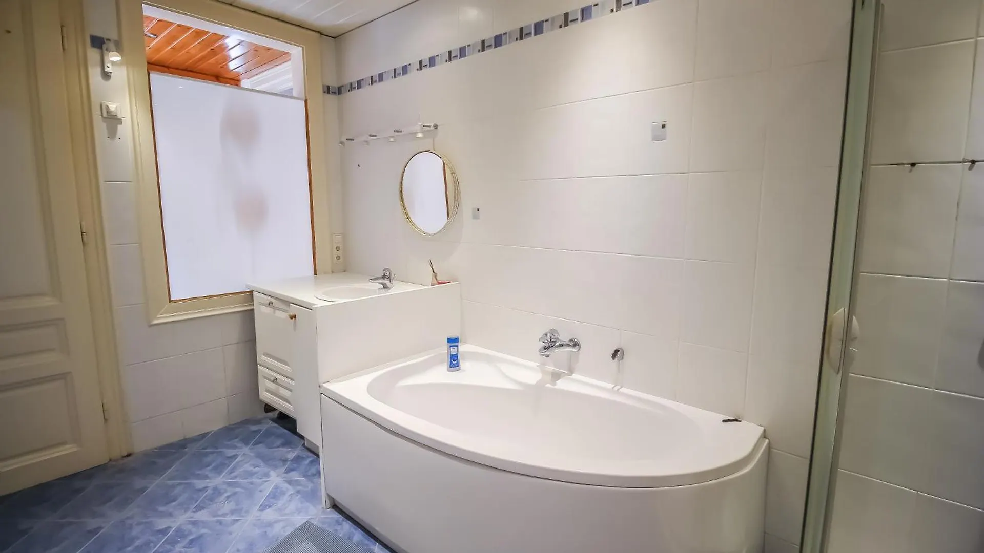 Cozy Room In Floridsdorf Area Pr6 Vienna Alloggio in famiglia